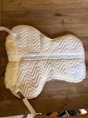 Fleeceworks White Sheepskin-Trim Half Pad size medium